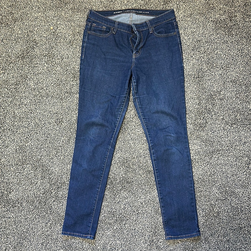 Old navy super skinny jeans. Brand new condition